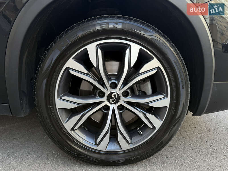 Внедорожник / Кроссовер Infiniti QX30 2016 в Харькове