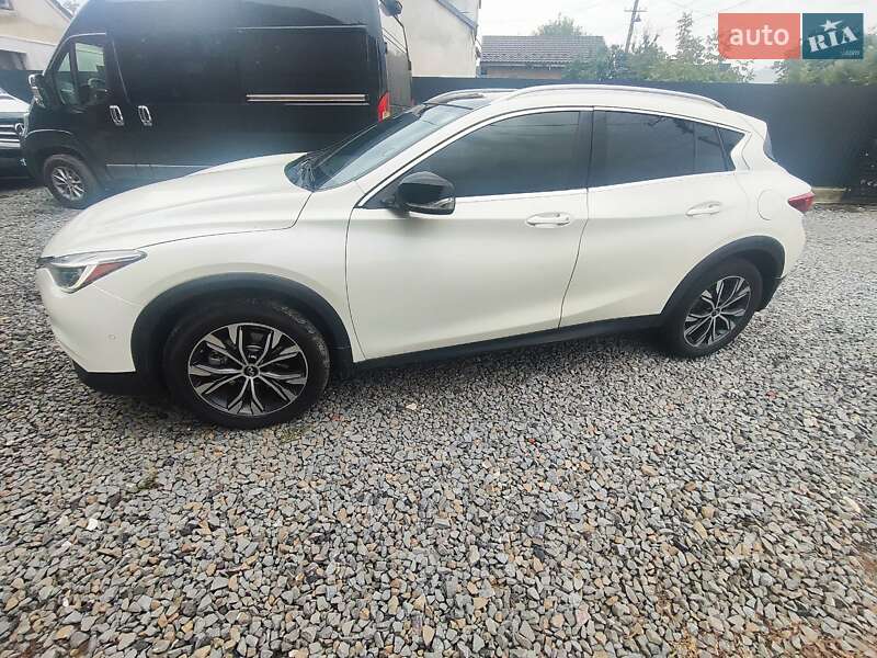 Внедорожник / Кроссовер Infiniti QX30 2017 в Львове