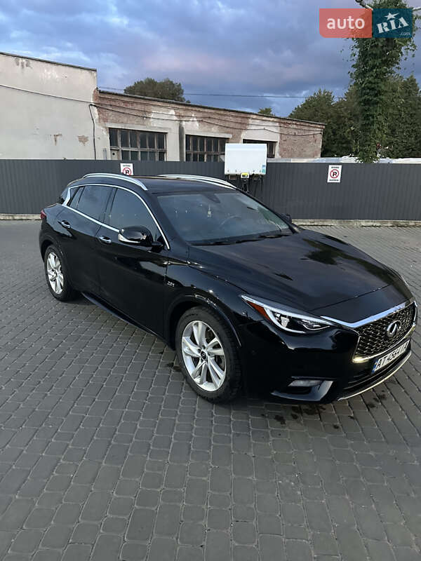 Infiniti QX30 2016