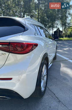 Внедорожник / Кроссовер Infiniti QX30 2017 в 