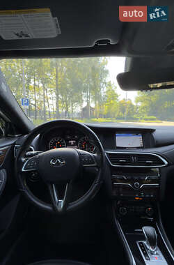 Внедорожник / Кроссовер Infiniti QX30 2017 в 