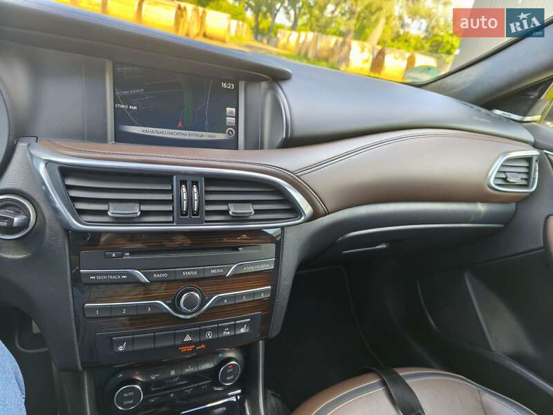 Внедорожник / Кроссовер Infiniti QX30 2016 в Ужгороде