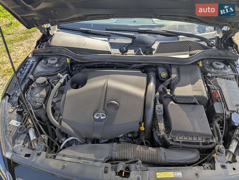 Внедорожник / Кроссовер Infiniti QX30 2016 в Ужгороде