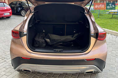Внедорожник / Кроссовер Infiniti QX30 2017 в 