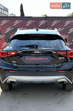 Внедорожник / Кроссовер Infiniti QX30 2018 в 