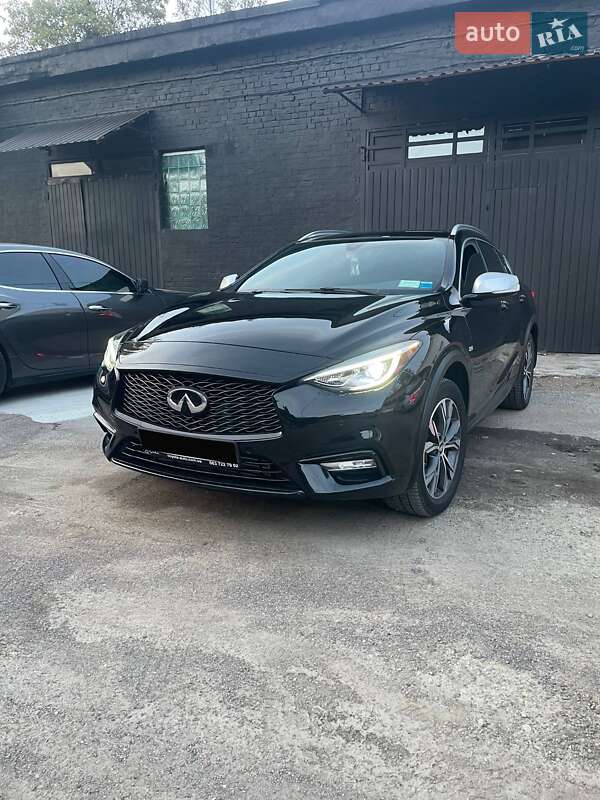 Внедорожник / Кроссовер Infiniti QX30 2016 в Львове фото 3 Внедорожник / Кроссовер Infiniti QX30 2016 в Львове