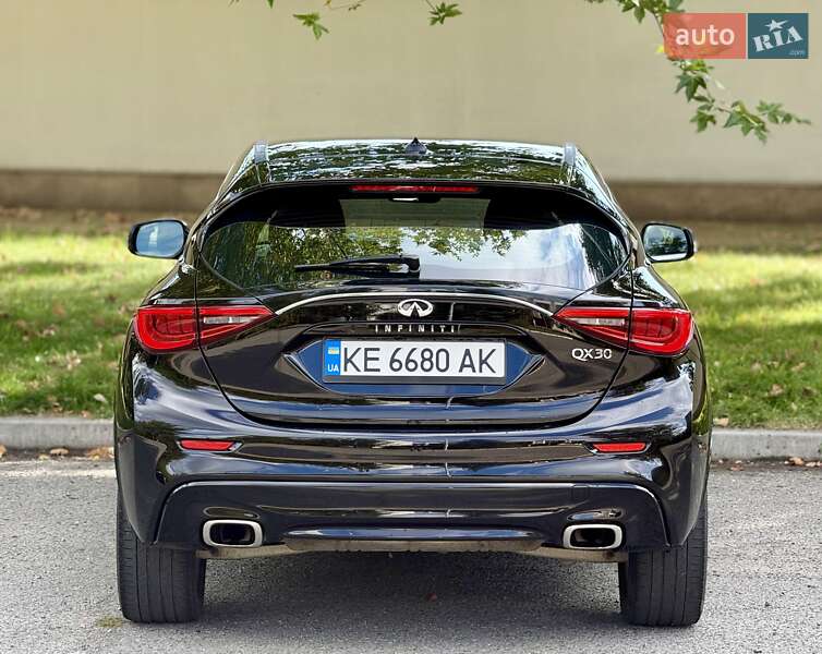 Позашляховик / Кросовер Infiniti QX30 2017 в Дніпрі