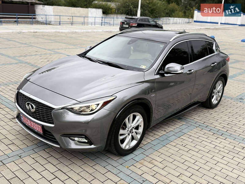 Внедорожник / Кроссовер Infiniti QX30 2016 в 