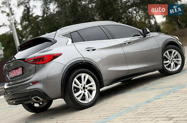 Внедорожник / Кроссовер Infiniti QX30 2016 в 