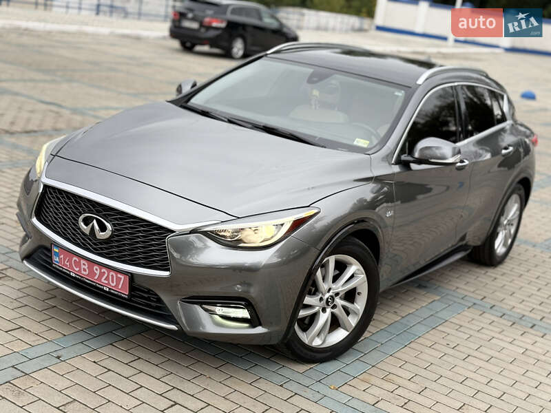 Внедорожник / Кроссовер Infiniti QX30 2016 в 