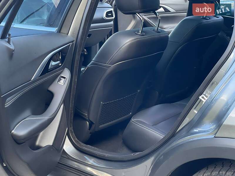Позашляховик / Кросовер Infiniti QX30 2016 в Києві