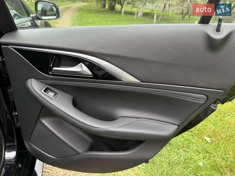 Внедорожник / Кроссовер Infiniti QX30 2017 в Ивано-Франковске