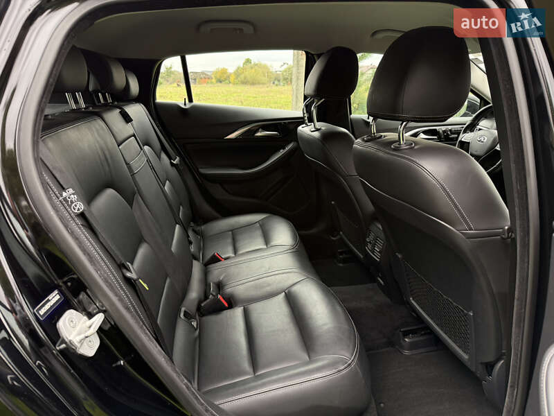 Внедорожник / Кроссовер Infiniti QX30 2017 в Ивано-Франковске