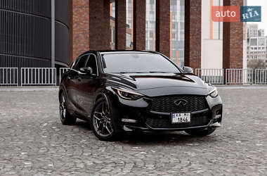 Позашляховик / Кросовер Infiniti QX30 2016 в Дніпрі