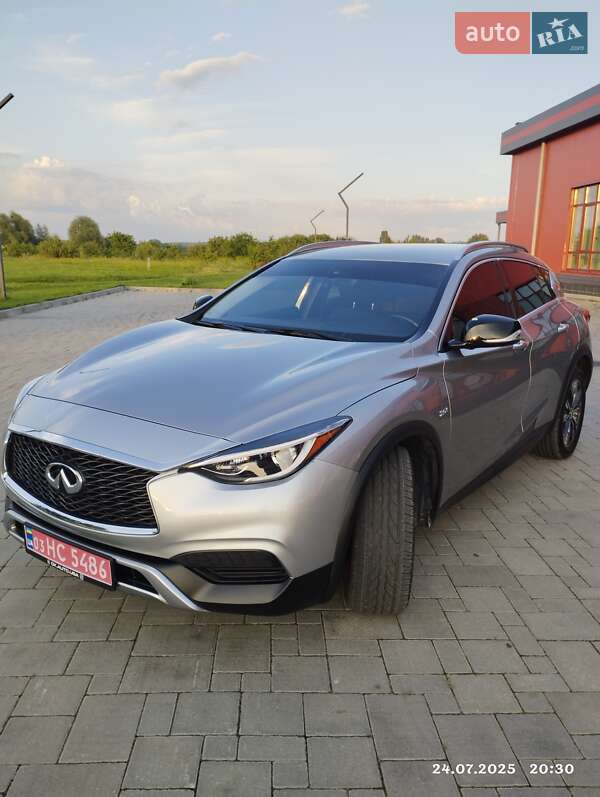 Внедорожник / Кроссовер Infiniti QX30 2017 в Здолбунове