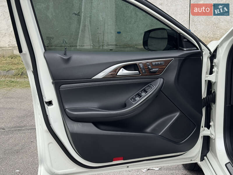 Внедорожник / Кроссовер Infiniti QX30 2017 в Киеве фото 9 Внедорожник / Кроссовер Infiniti QX30 2017 в Киеве