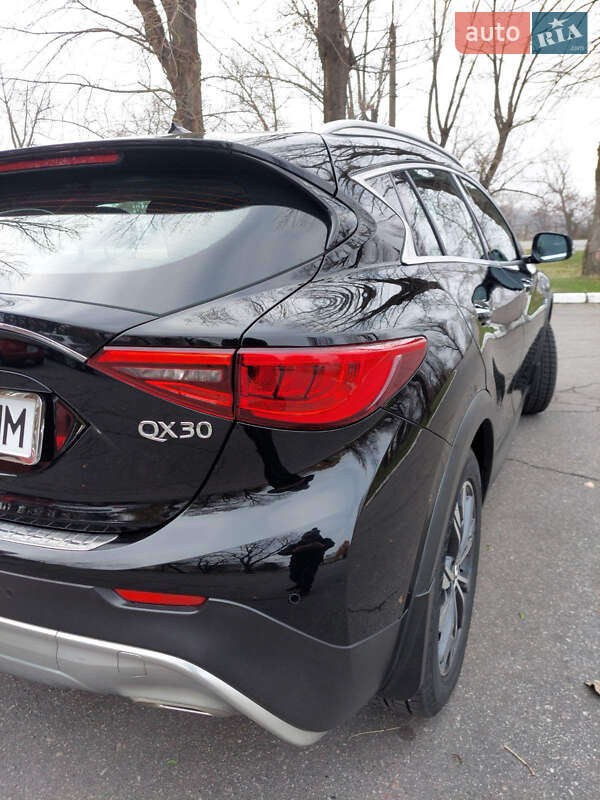 Позашляховик / Кросовер Infiniti QX30 2016 в Кременчуці