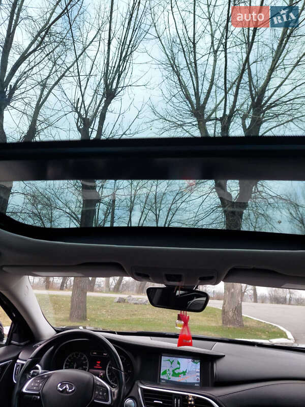 Позашляховик / Кросовер Infiniti QX30 2016 в Кременчуці