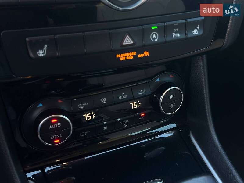 Внедорожник / Кроссовер Infiniti QX30 2017 в Одессе