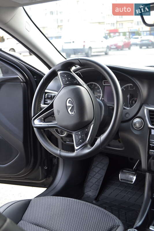 Внедорожник / Кроссовер Infiniti QX30 2018 в Ивано-Франковске