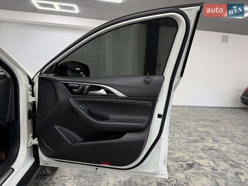 Внедорожник / Кроссовер Infiniti QX30 2016 в Одессе