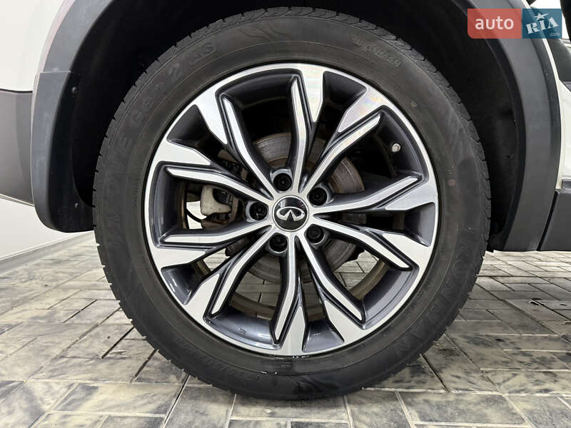 Внедорожник / Кроссовер Infiniti QX30 2016 в Одессе