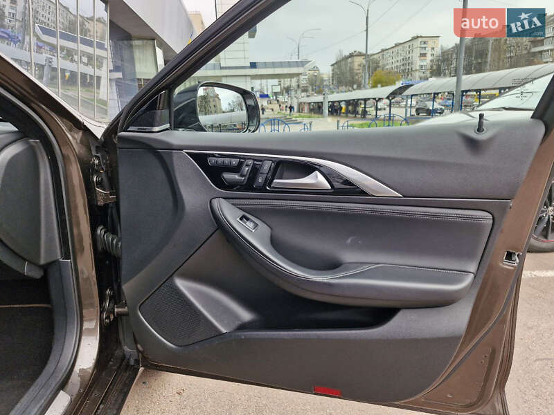 Позашляховик / Кросовер Infiniti QX30 2017 в Києві