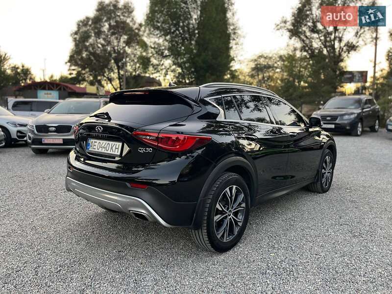 Внедорожник / Кроссовер Infiniti QX30 2016 в Днепре фото 6 Внедорожник / Кроссовер Infiniti QX30 2016 в Днепре