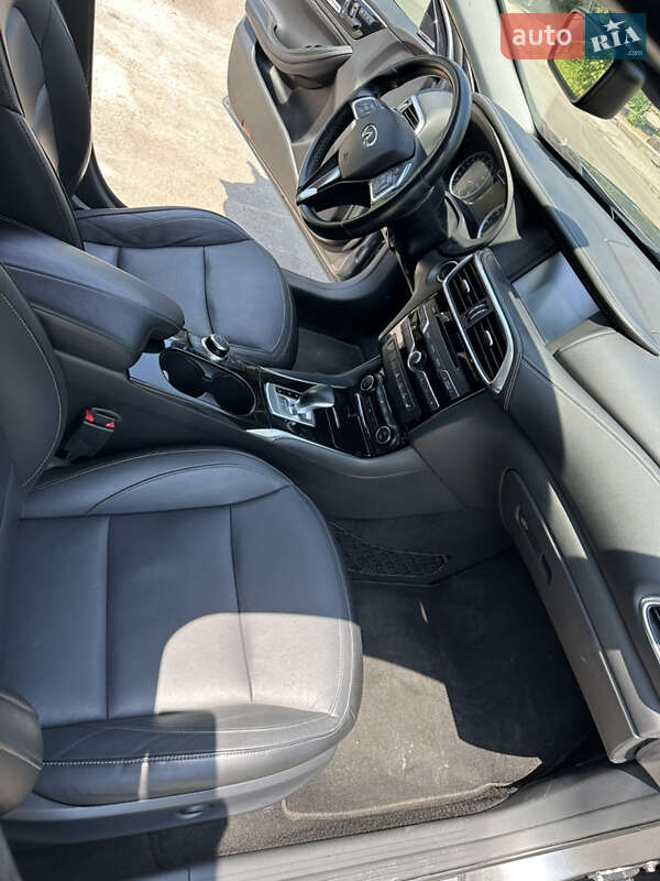 Внедорожник / Кроссовер Infiniti QX30 2016 в Одессе