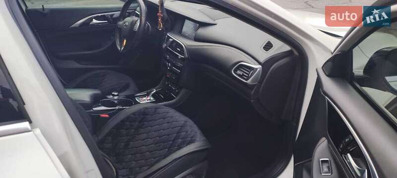 Позашляховик / Кросовер Infiniti QX30 2018 в Києві