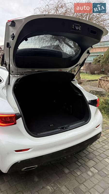 Внедорожник / Кроссовер Infiniti QX30 2017 в Киеве