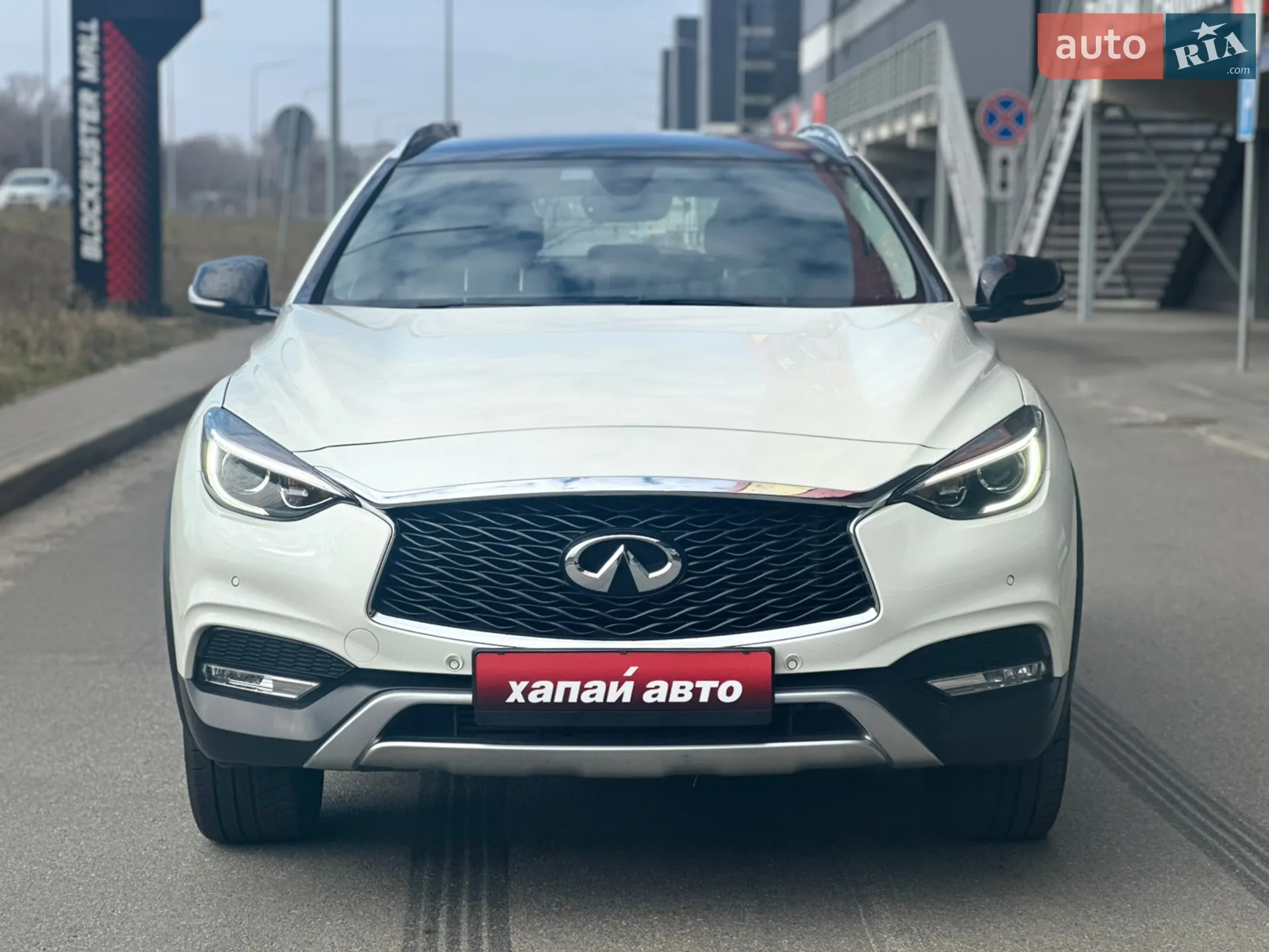 2016 Infiniti QX30 - мініатюра 2