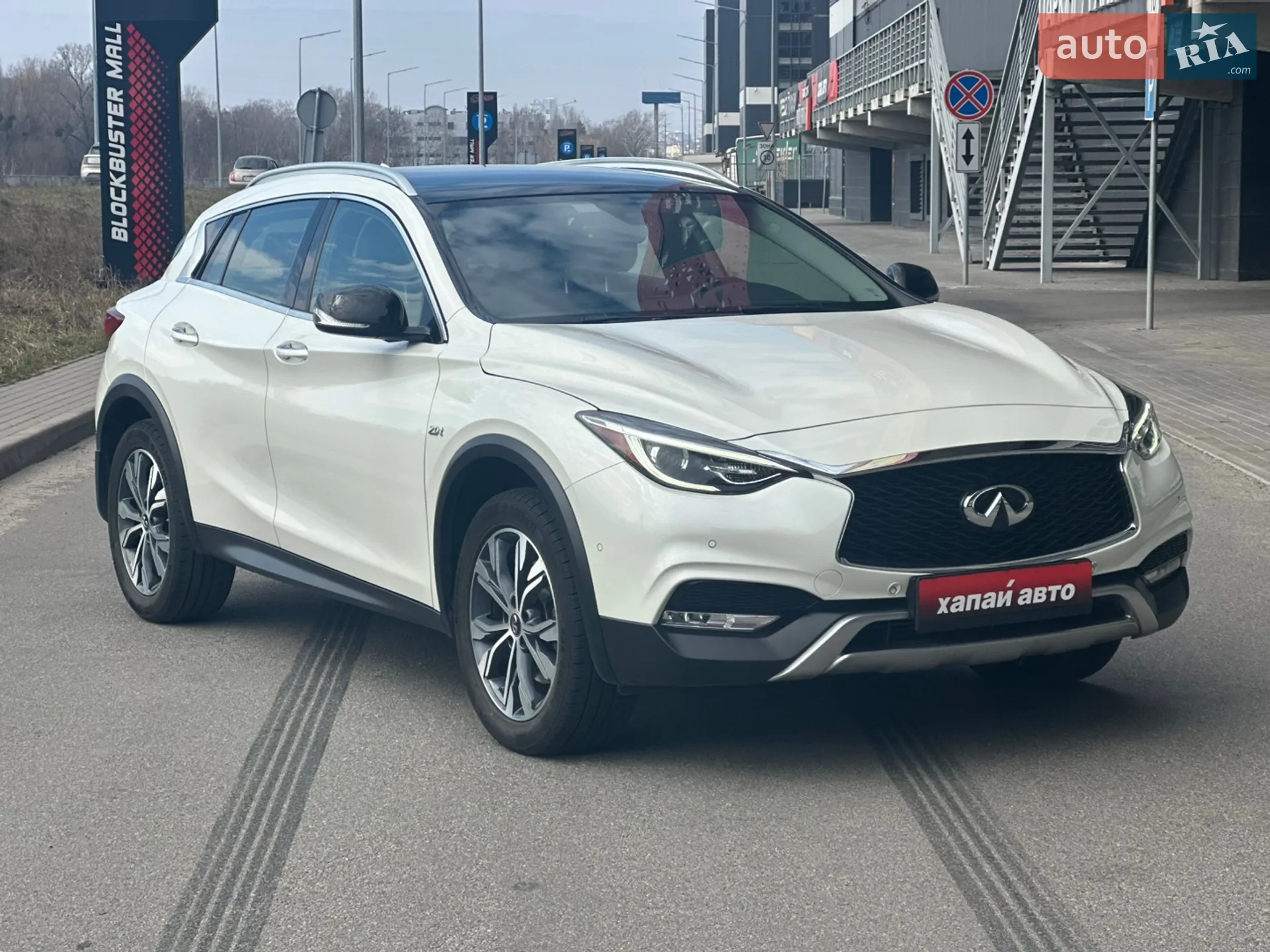2016 Infiniti QX30 - мініатюра 3