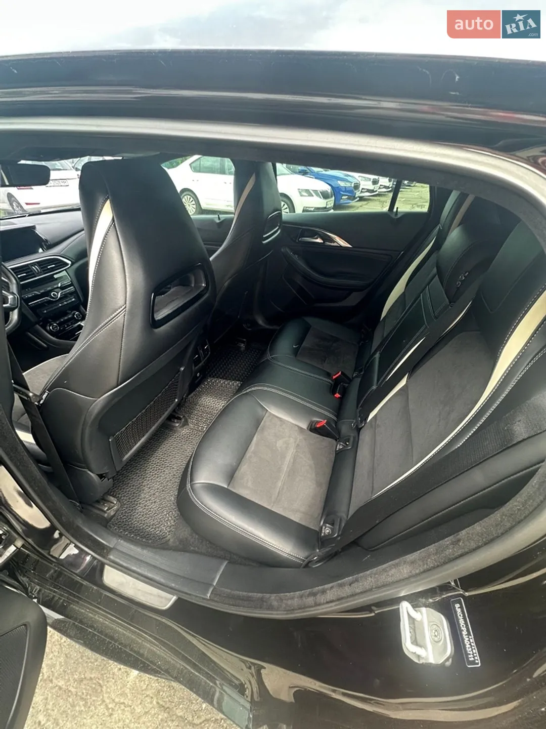 2017 Infiniti QX30 - мініатюра 10