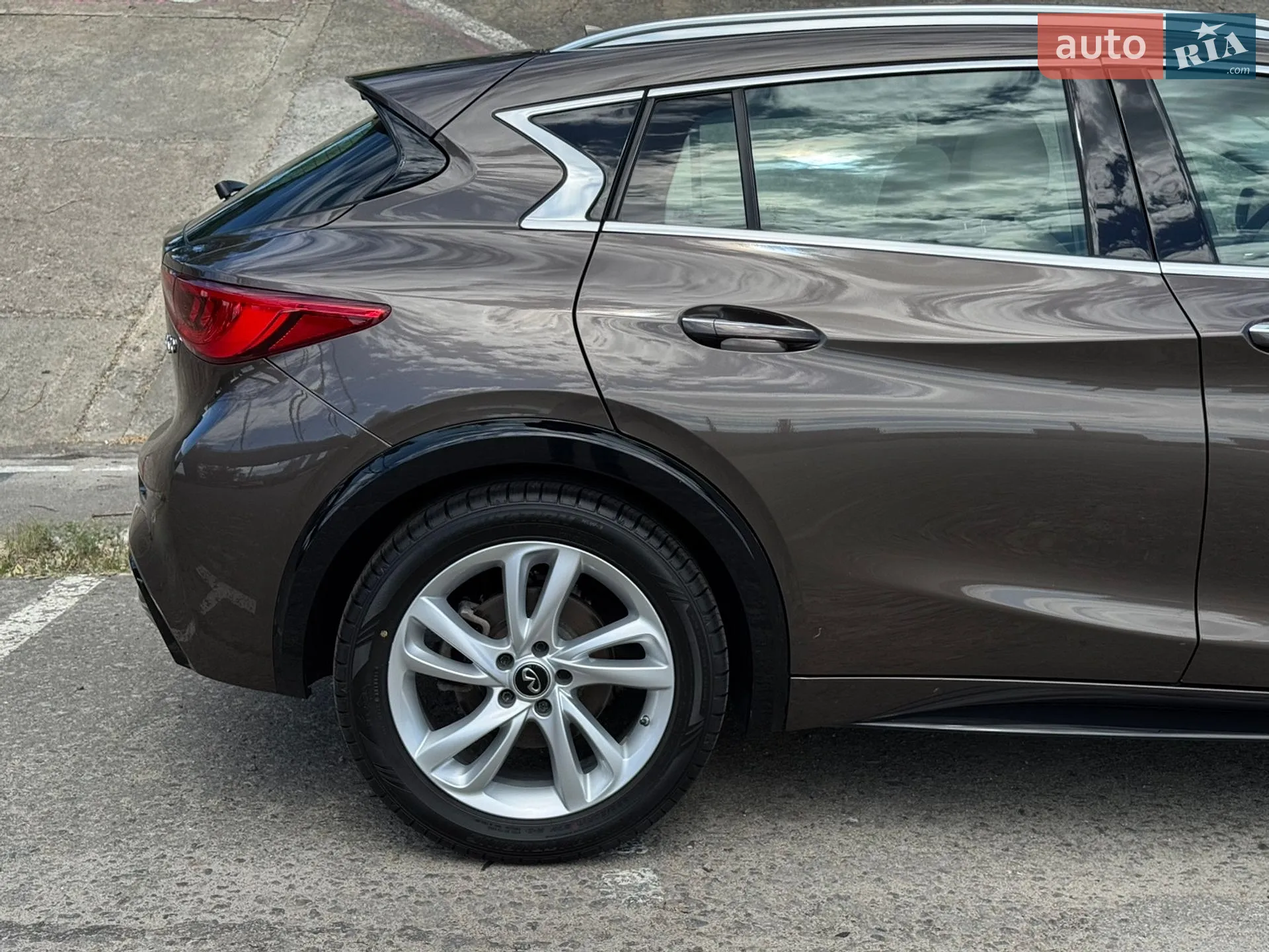 2019 Infiniti QX30 - мініатюра 11