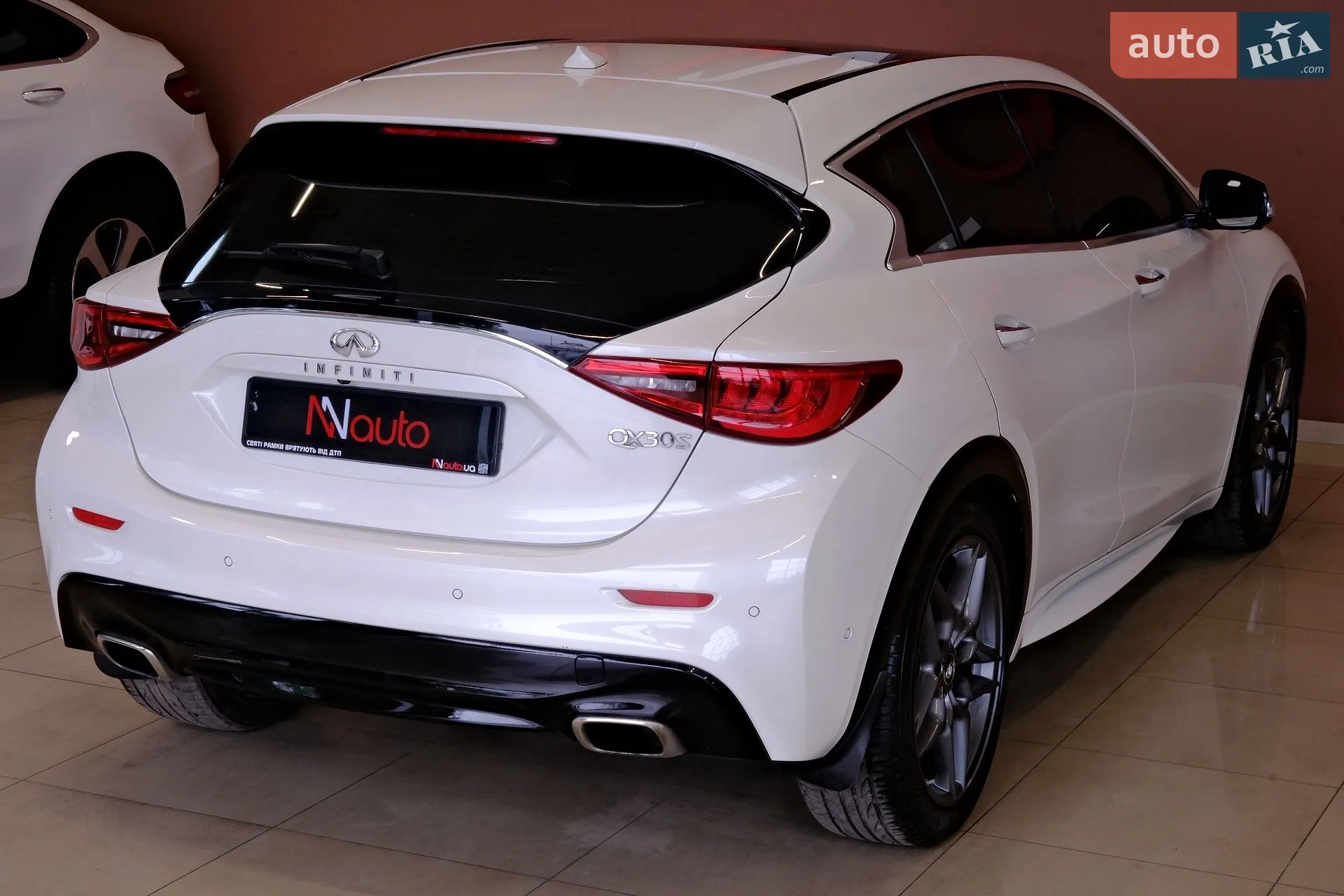 2017 Infiniti QX30 - мініатюра 13