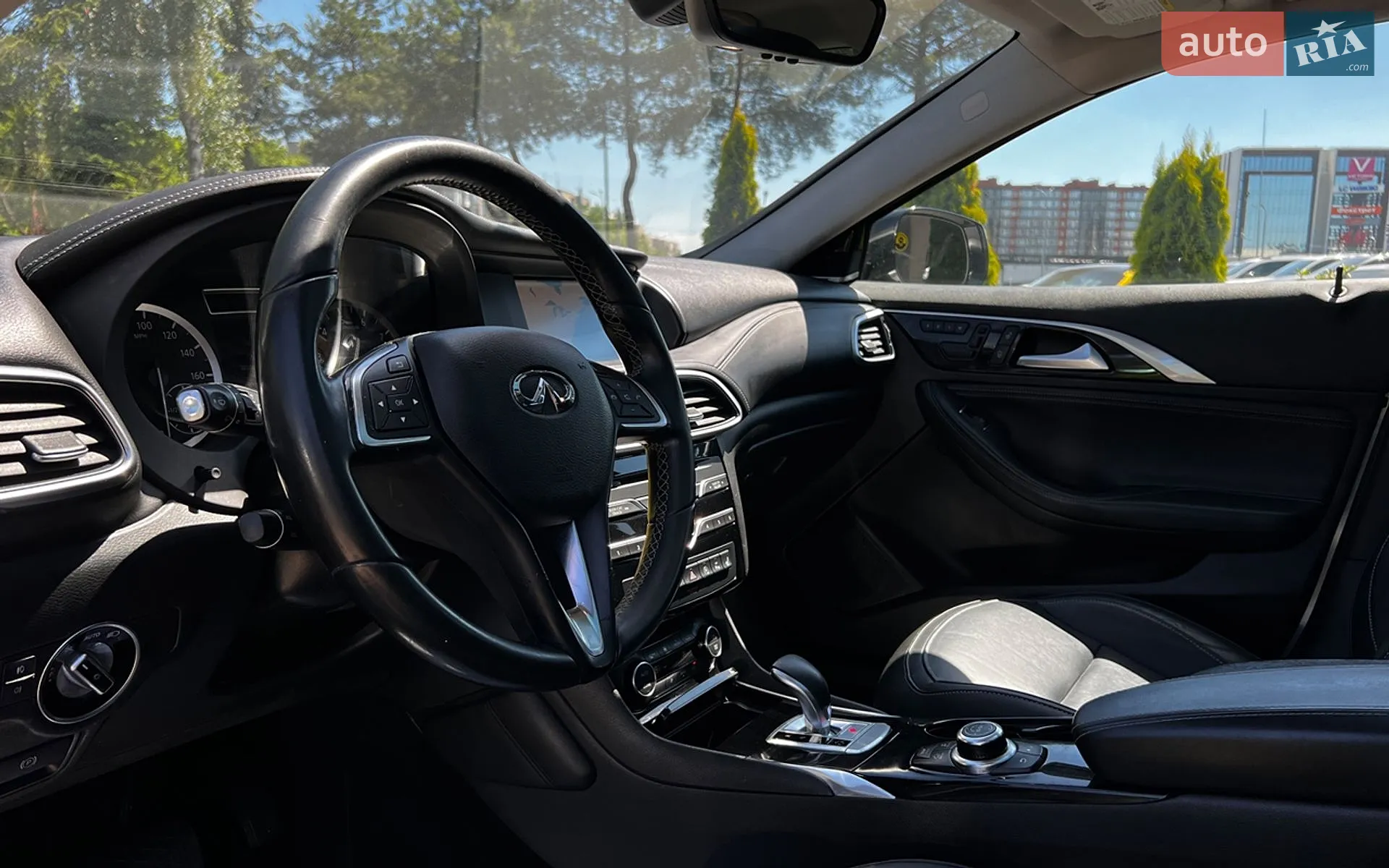 2016 Infiniti QX30 - мініатюра 10
