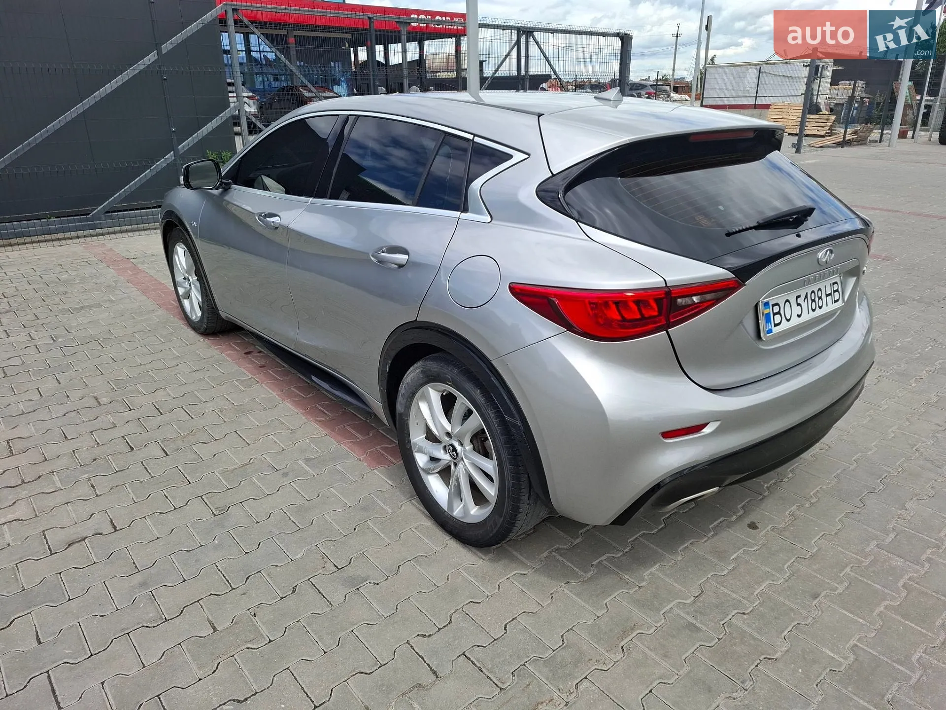 2017 Infiniti QX30 - мініатюра 7