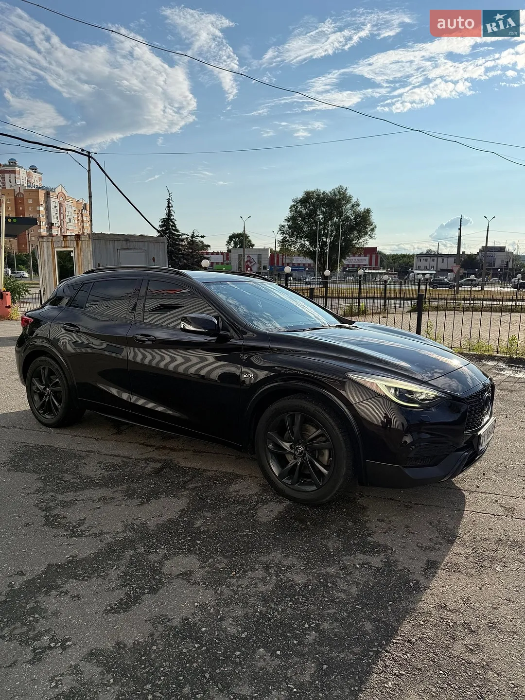 2017 Infiniti QX30 - мініатюра 3