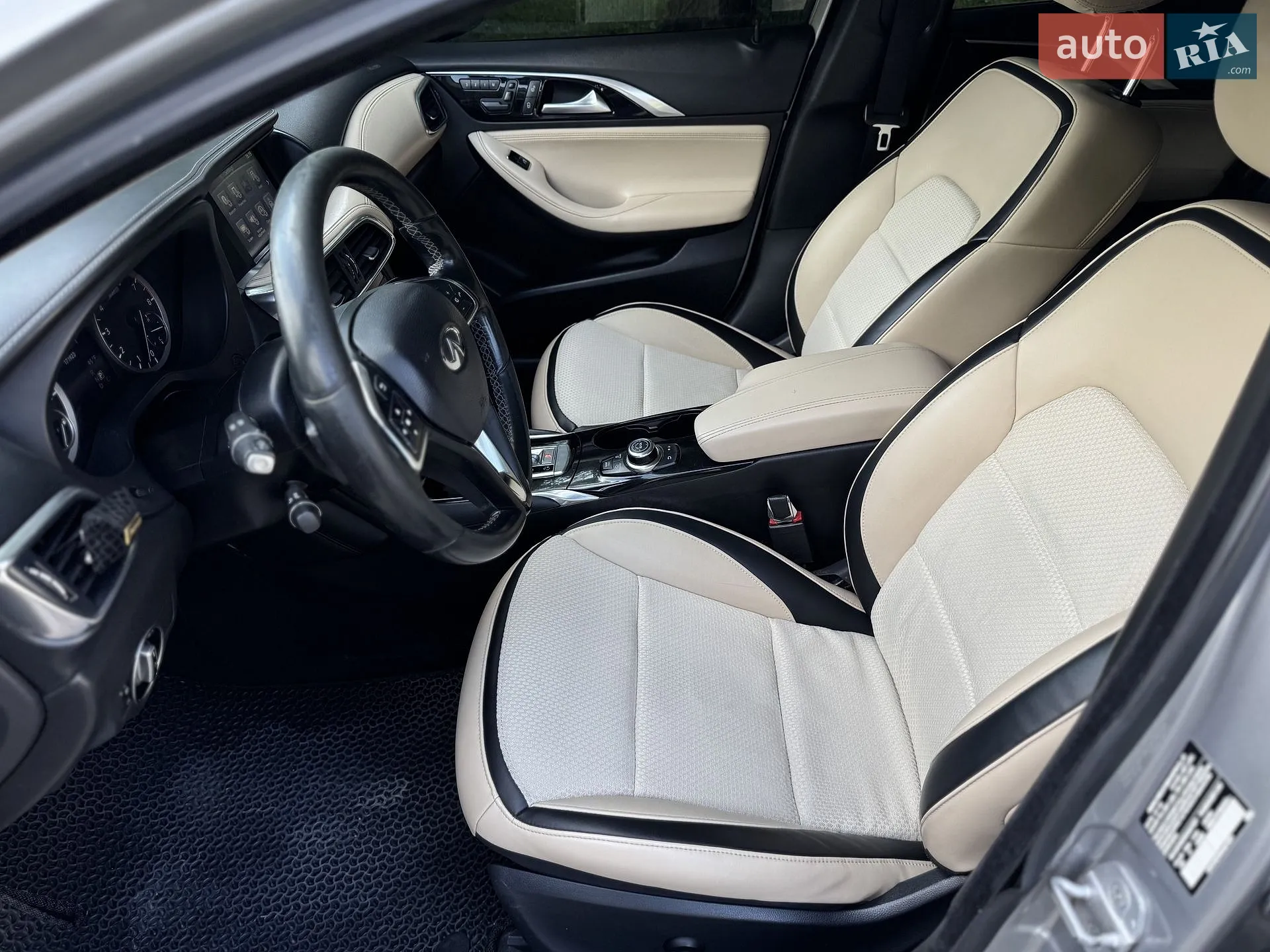 2016 Infiniti QX30 - мініатюра 11