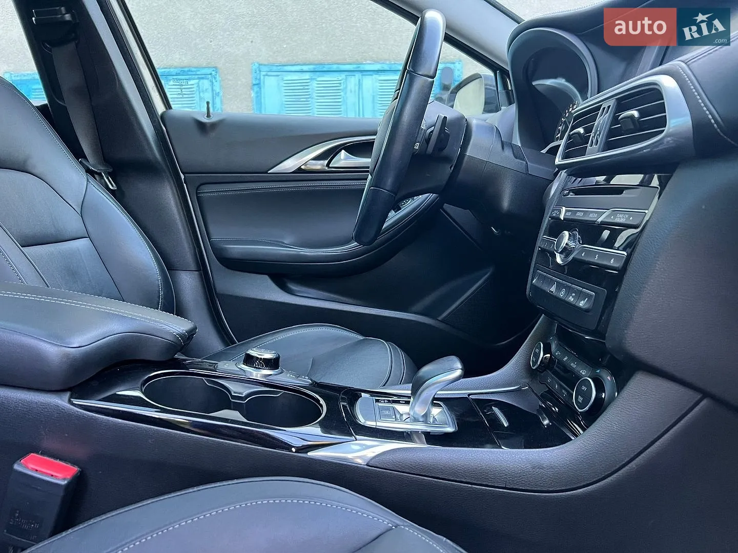 2016 Infiniti QX30 - мініатюра 30