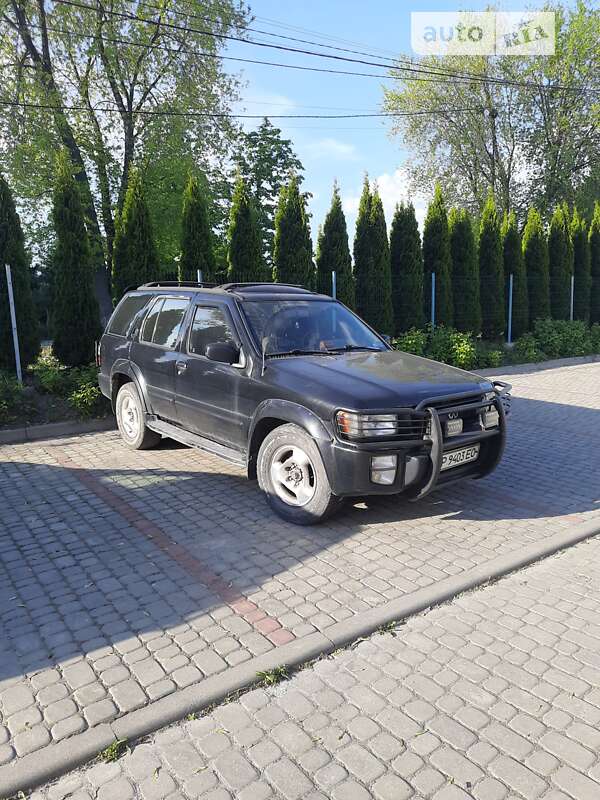 Внедорожник / Кроссовер Infiniti QX4 1996 в Львове