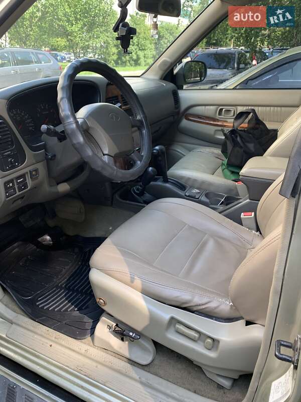 Внедорожник / Кроссовер Infiniti QX4 1997 в Киеве