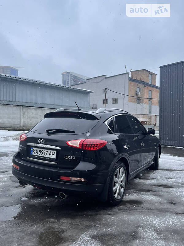 Infiniti QX50