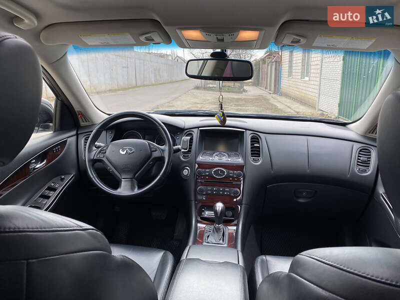 Позашляховик / Кросовер Infiniti QX50 2015 в Миколаєві