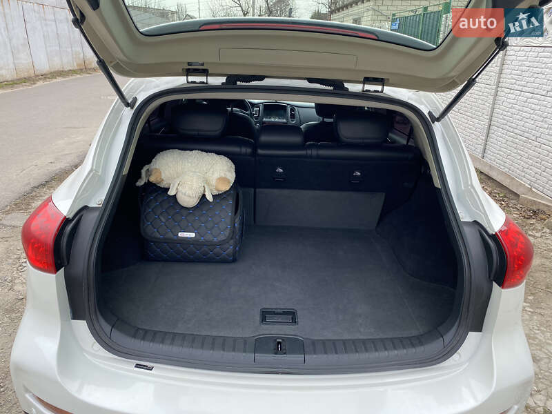 Позашляховик / Кросовер Infiniti QX50 2015 в Миколаєві