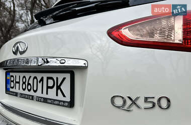 Позашляховик / Кросовер Infiniti QX50 2015 в 