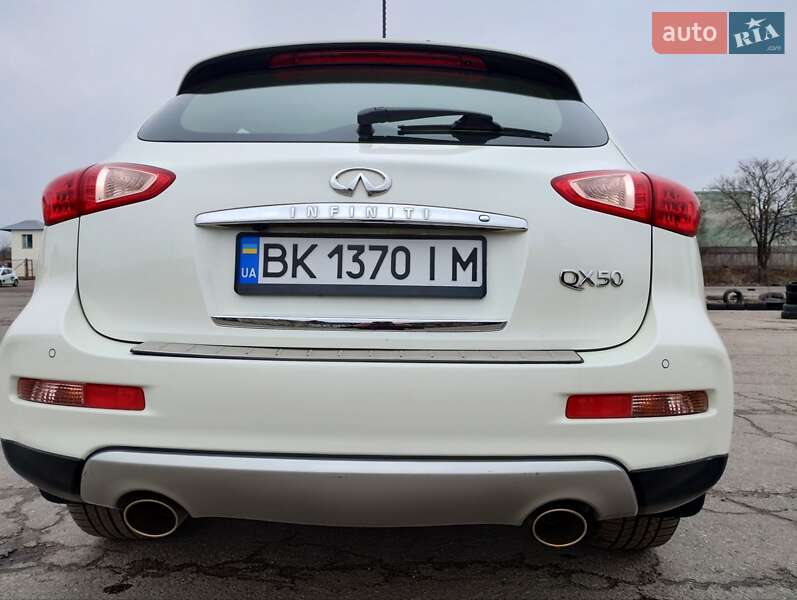 Внедорожник / Кроссовер Infiniti QX50 2017 в Ровно
