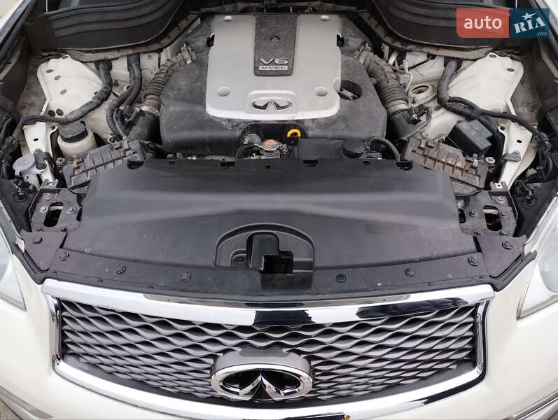 Внедорожник / Кроссовер Infiniti QX50 2017 в Ровно