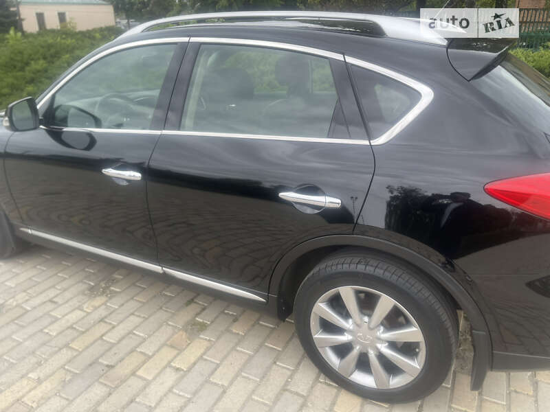 Внедорожник / Кроссовер Infiniti QX50 2017 в Белой Церкви